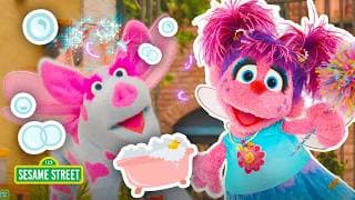 Help Abby Give Boingy Pig a Bath! 🐷🛁 | Abby's Sparkle Sitters ✨| Sesame Street